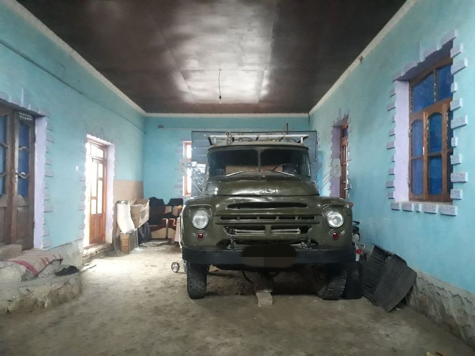 ЗИЛ сотилади.. ...