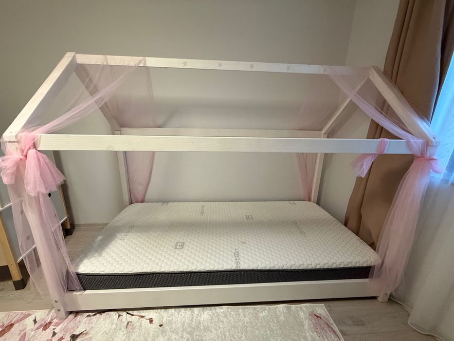 Vând pat tip căsuță Montessori