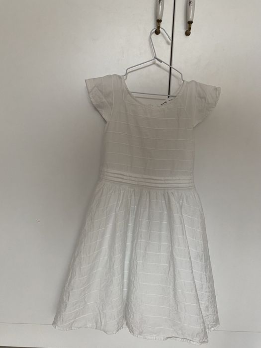 Прекрасни рокли и дънков сукман