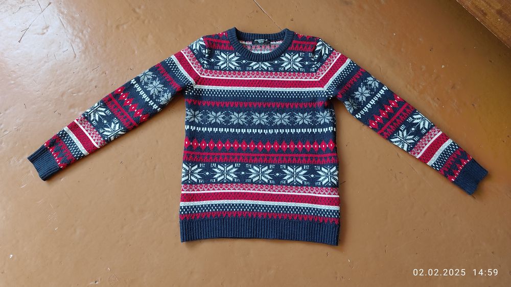 Свитера  женские