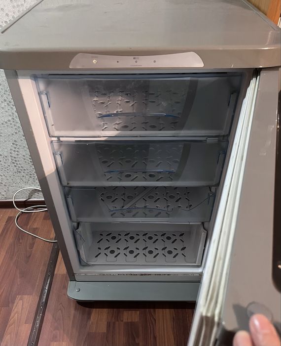 Морозильник продам