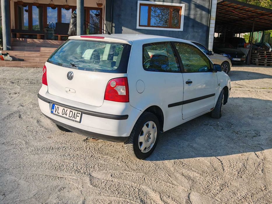 VW Polo 1.9 SDI manuala 2004 Schimb cu SMART FORTWO CABRIO sau cu VW Passat combi automat