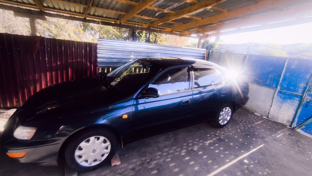 Машина Таета карина Е 1992года