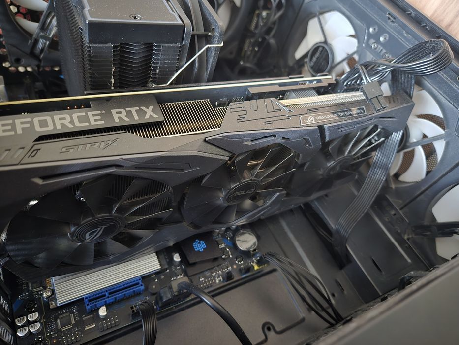 Продам топовую Rtx 2060 super Rog strix