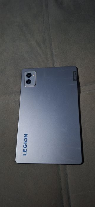 Lenovo legion y700