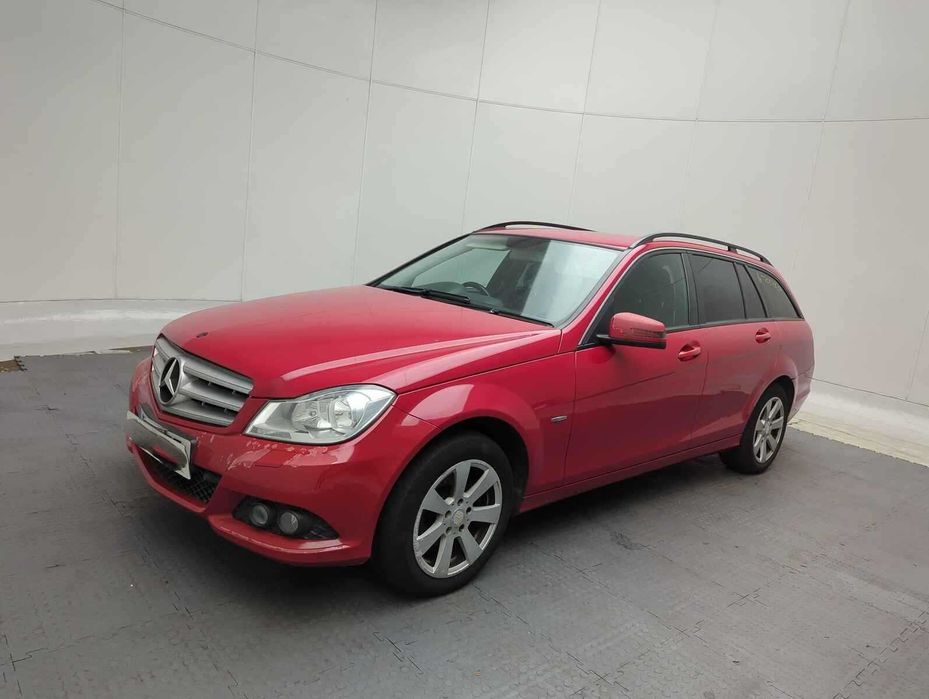 Dezmembrari dezmembrez Mercedes w204 2.2 CDI cod motor OM651911