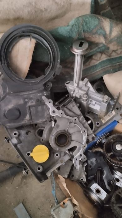 Запчасти на Рено мотор м4