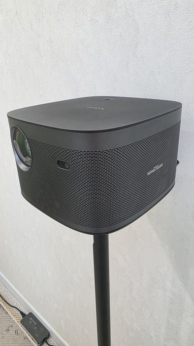 Продам проектор Xgimi horizon pro