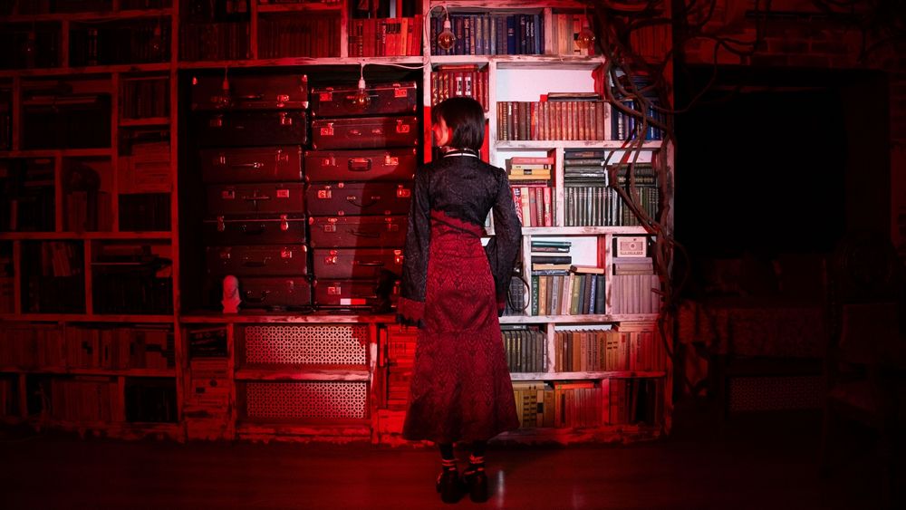 Красное платье в азиатском стиле