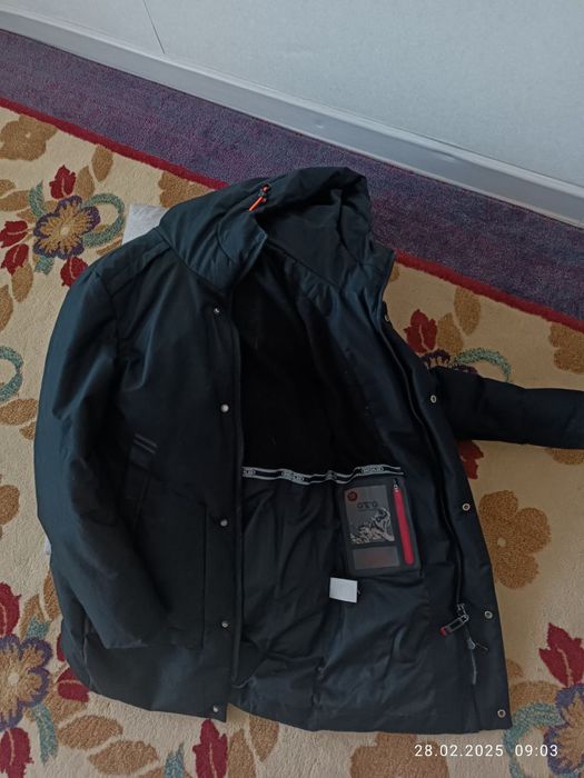 Продам детские зимнии куртки