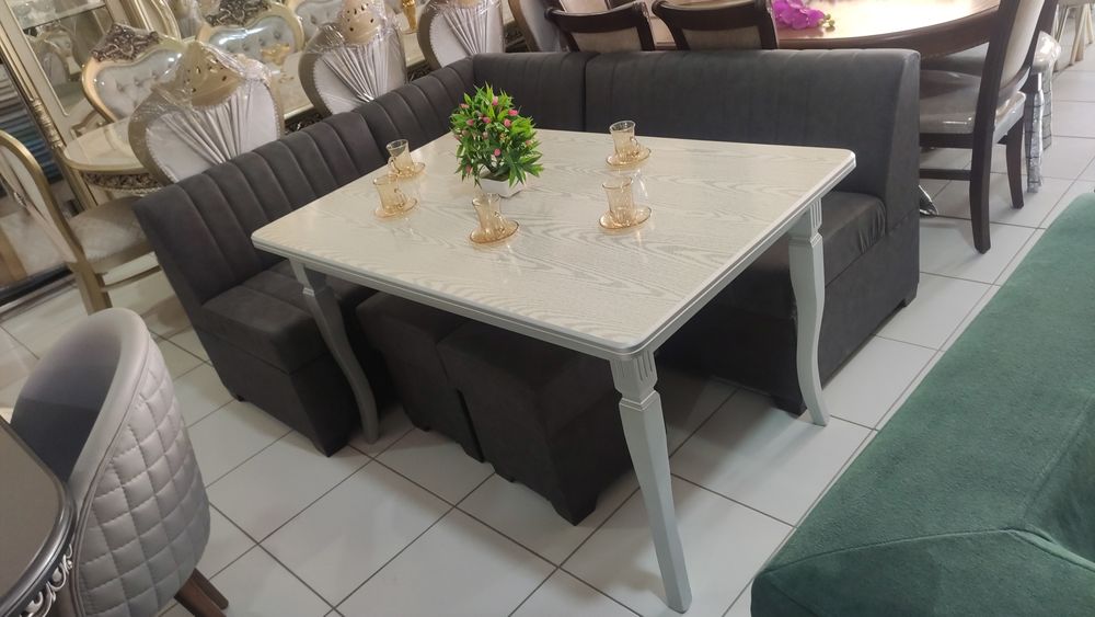 Кухонный уголок ,стол стул ва гарнитурлар сотилади сифатига гарантия