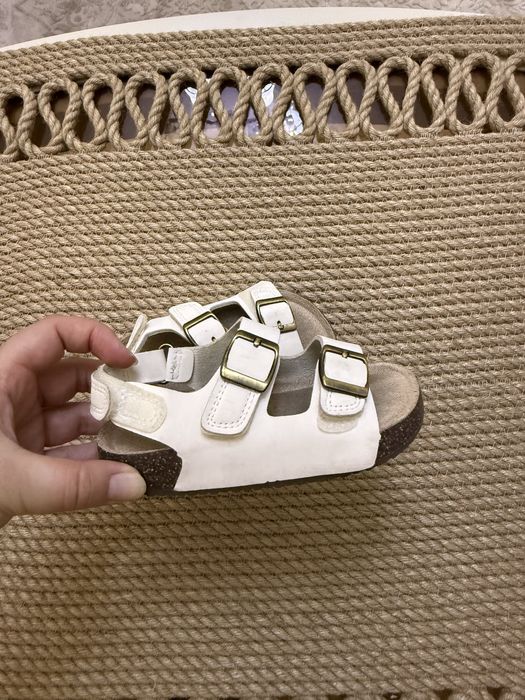 Обуви для девочек. Размеры 23-24