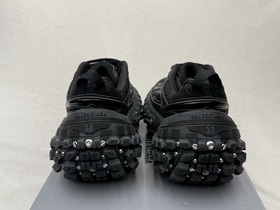 Balenciaga defender наличен