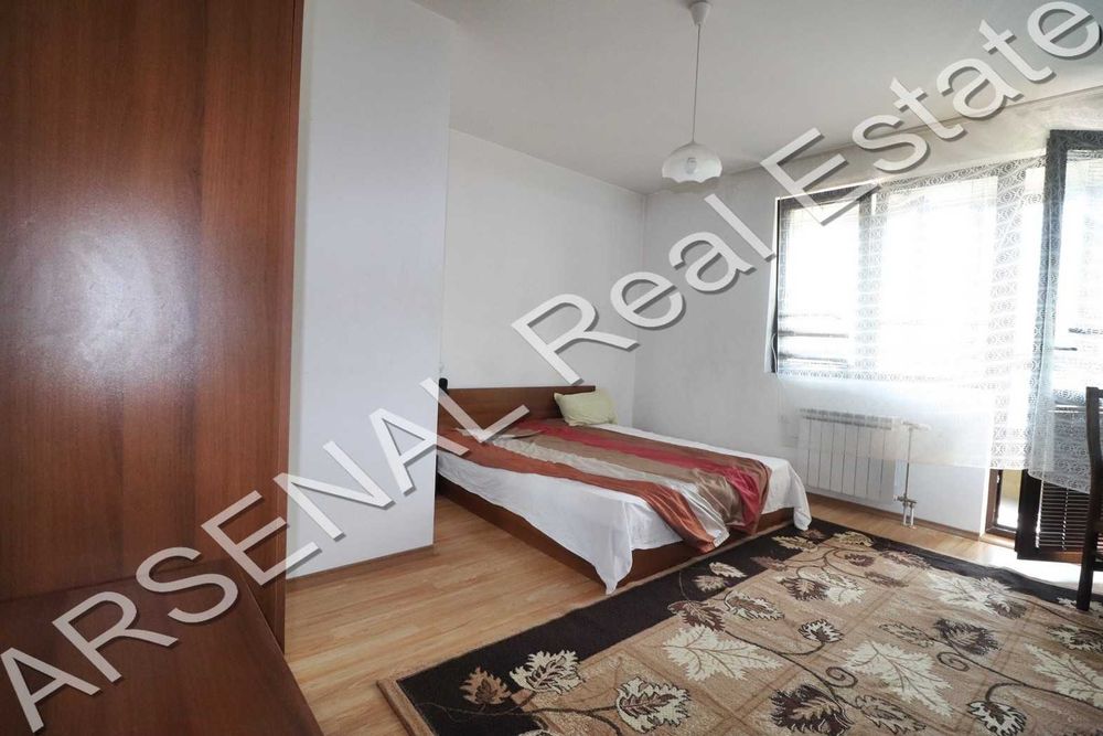 Двустаен апартамент под наем, Стрелбище