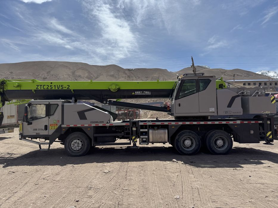 Автокран ZOOMLION ZTC251V модел
