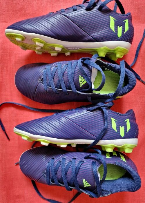 Adidasi Messi Fotbal