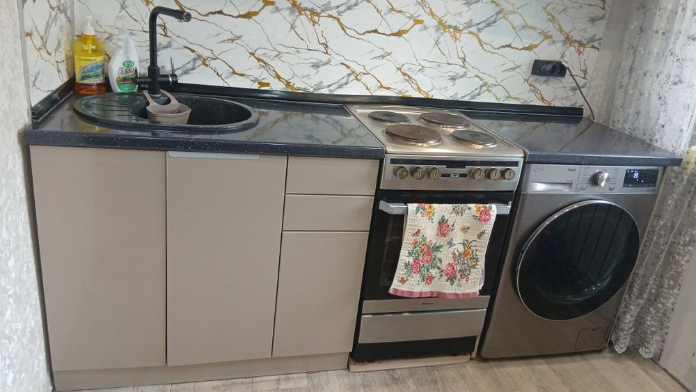 Кухонный гарнитур в отличном состоянии