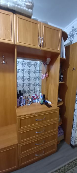 Продам прихожую.