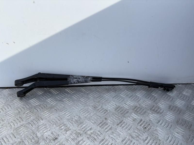 Set brate stergatoare parbriz Opel Zafira B Facelift