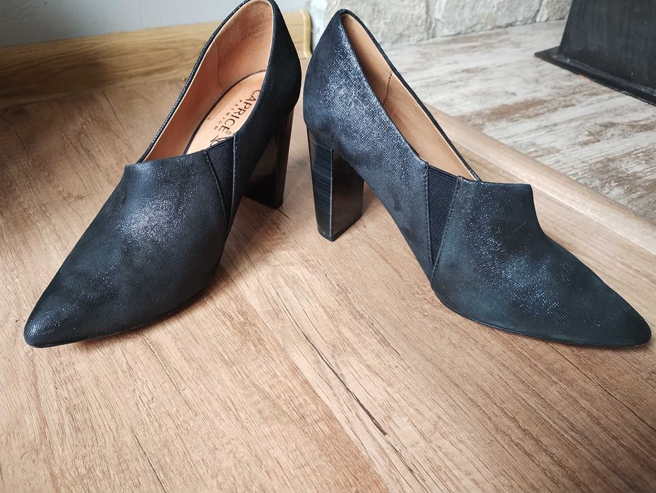 Черни лъскави обувки на дебел ток, размер 38,5