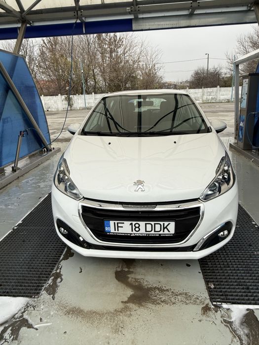 Peugeot 208 2016