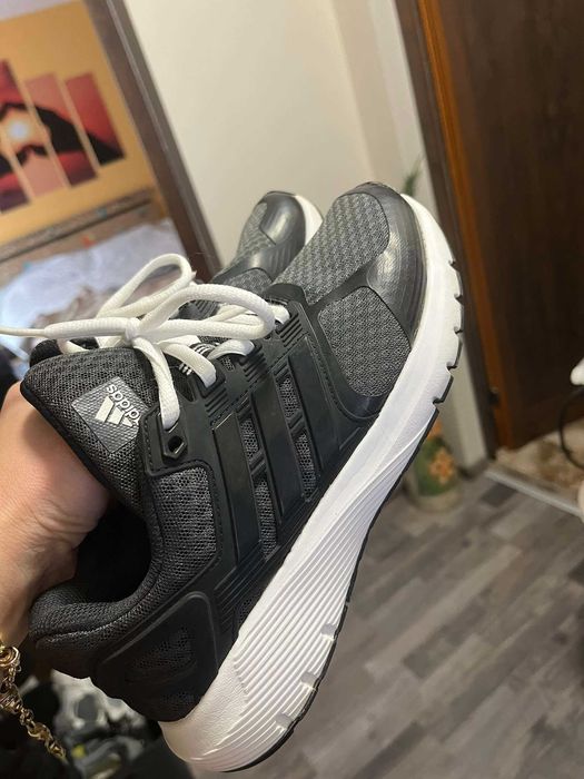 Дамски маратонки комплектна цена 200 лв