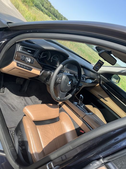 De vanzare bmw 740D