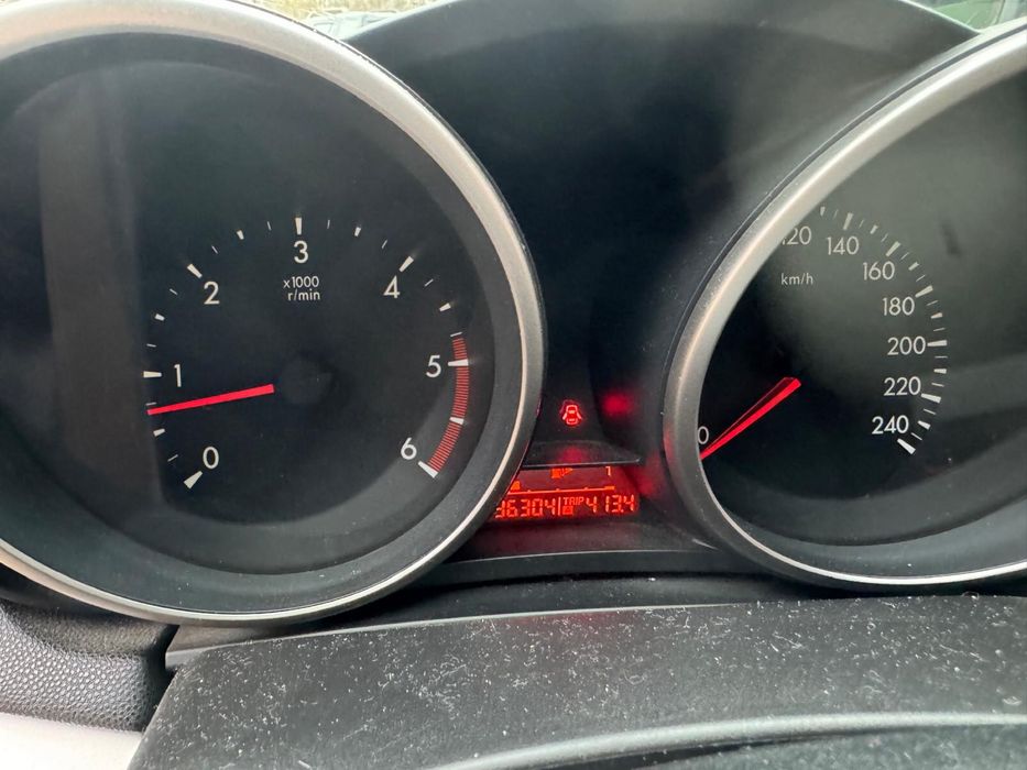 Mazda 3 facelift, an 2010, diesel, stare foarte buna