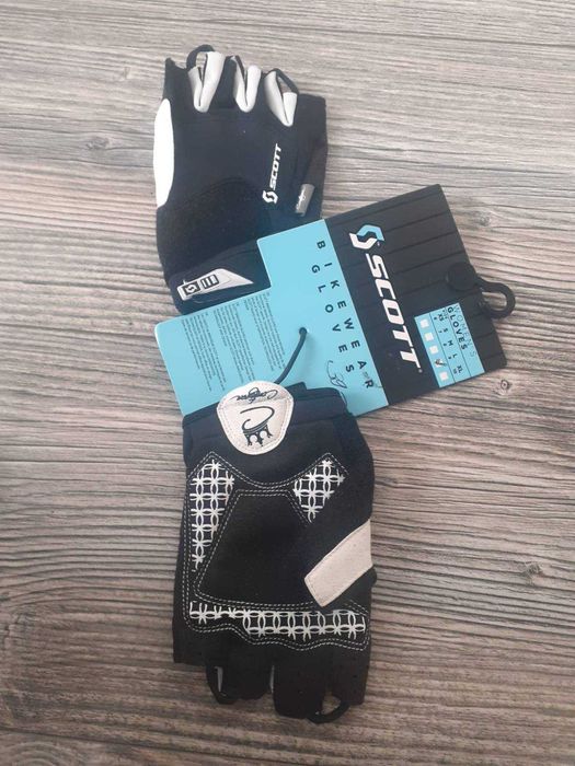 Продавам ръкавици за колоездене SCOTT