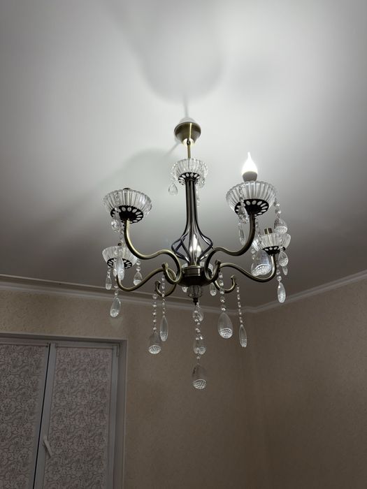 Продается люстра