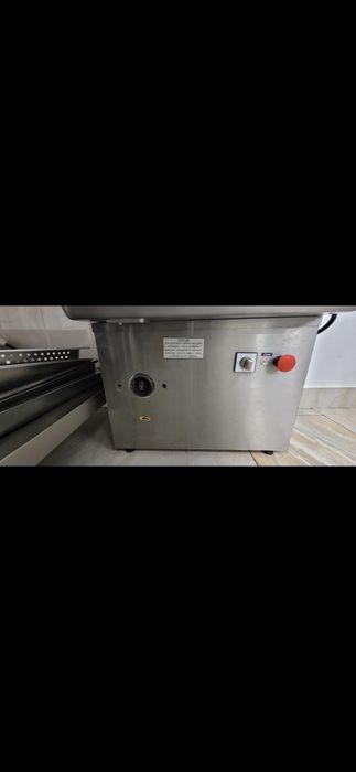 Продается мясорубка профессиональная Абат