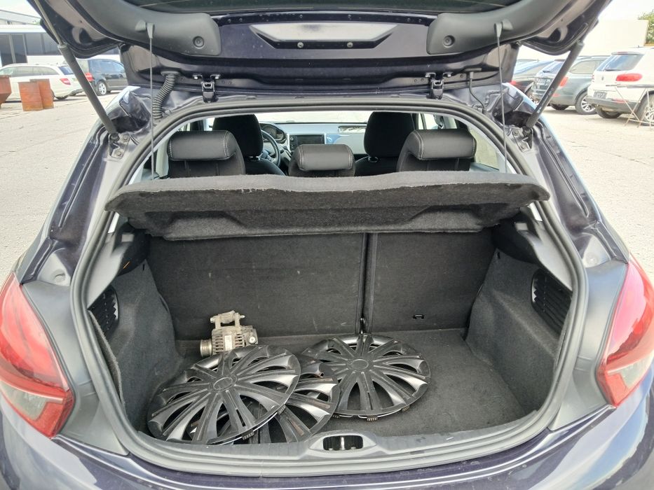 Peugeot 208 2016/1.2benzin НА ЧАСТИ!