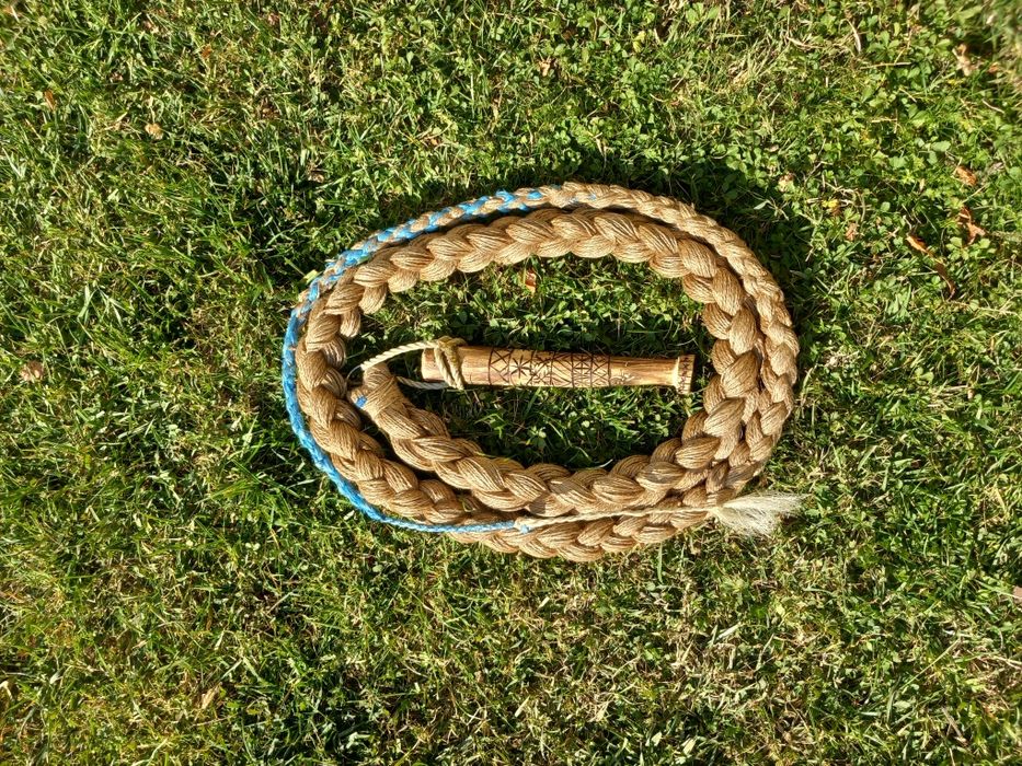 Bici tradițional romanesc împletit în 4