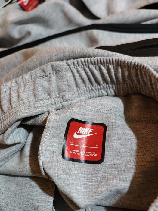 Nike tech fleece, М- като ново