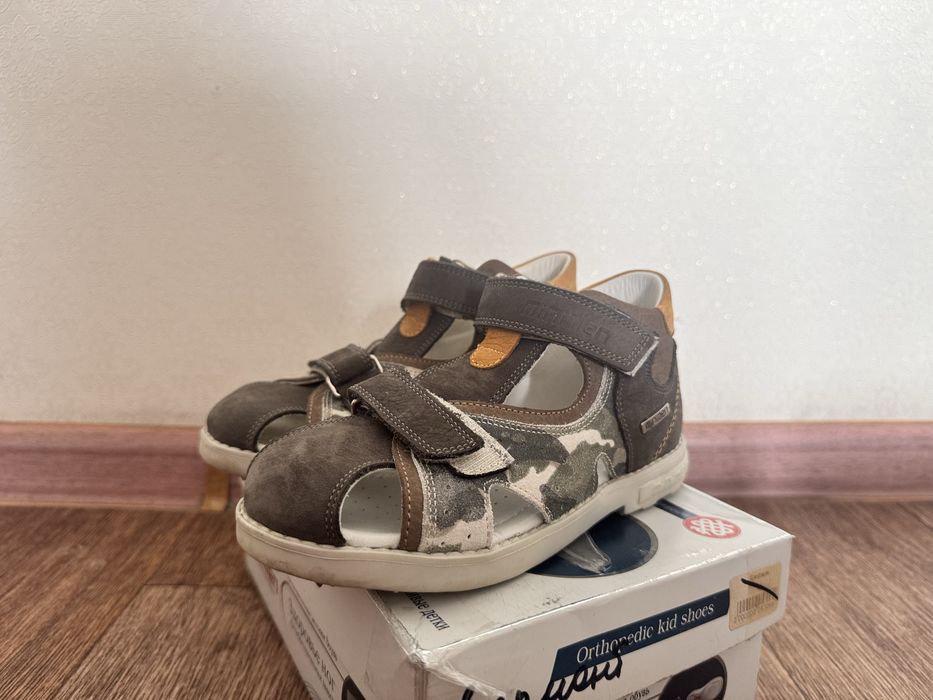 Продам сандалии