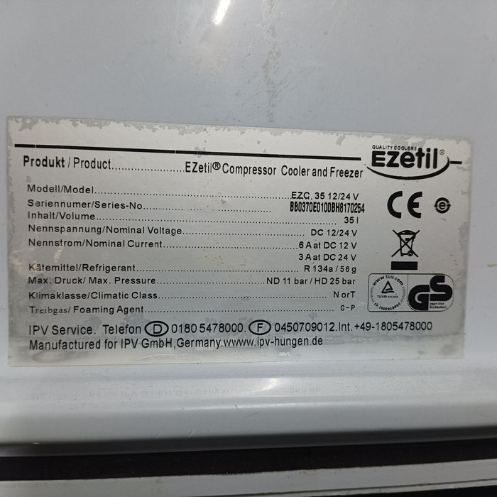 Хладилник Фризер за кола каравана кемпер или камион.