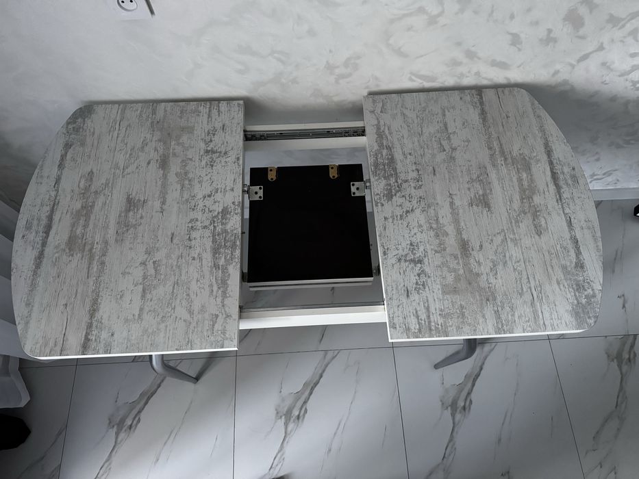 Продам кухонный стол