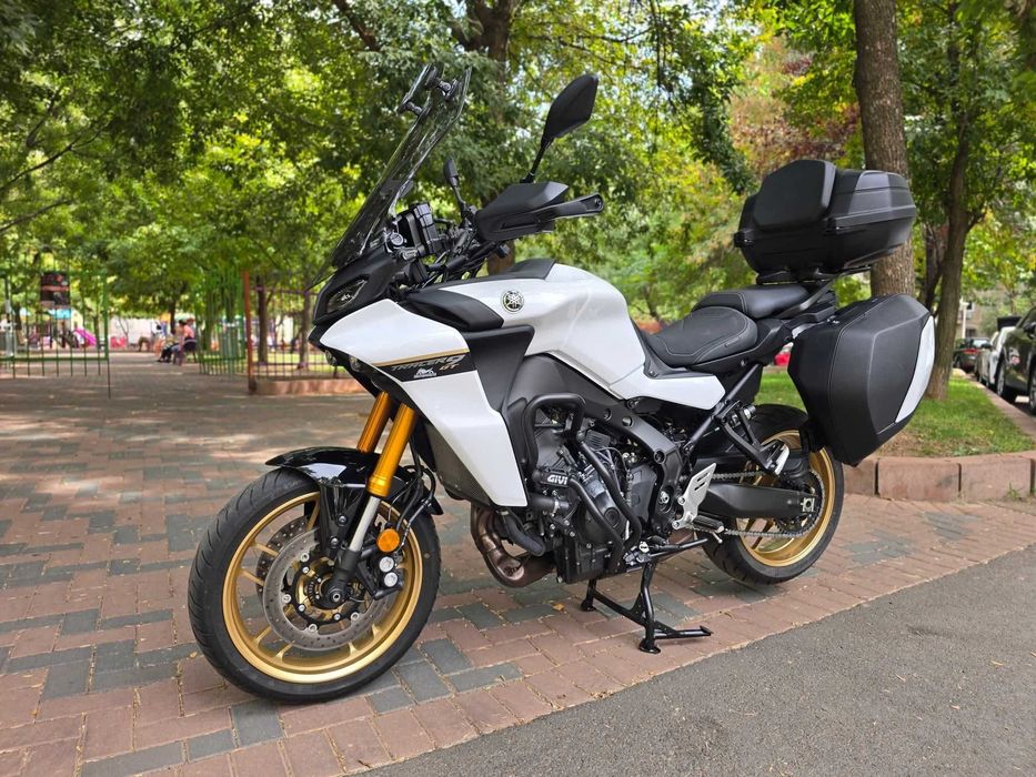 Vand motocicleta Yamaha - stare excelenta