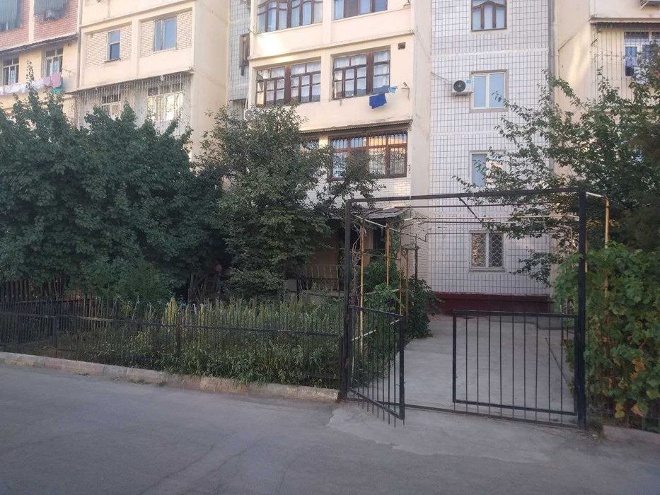 4/1/5 (100м2), 1-этаж, хоналари алохида (+подвол, +орқа ховлиси бор),