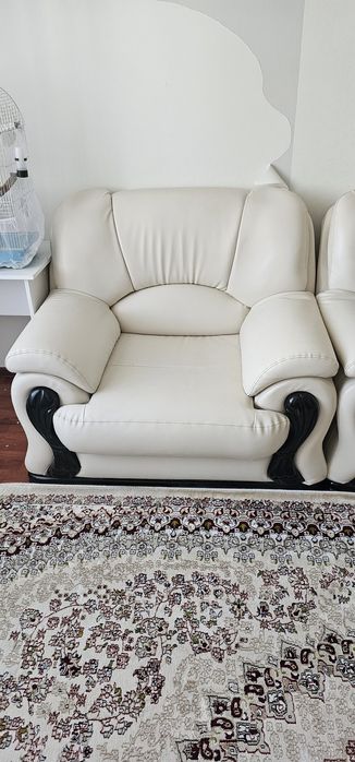 Продам диван и кресло