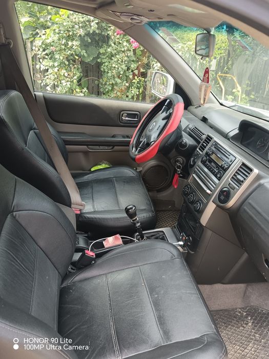 Vând Nissan Xtrail