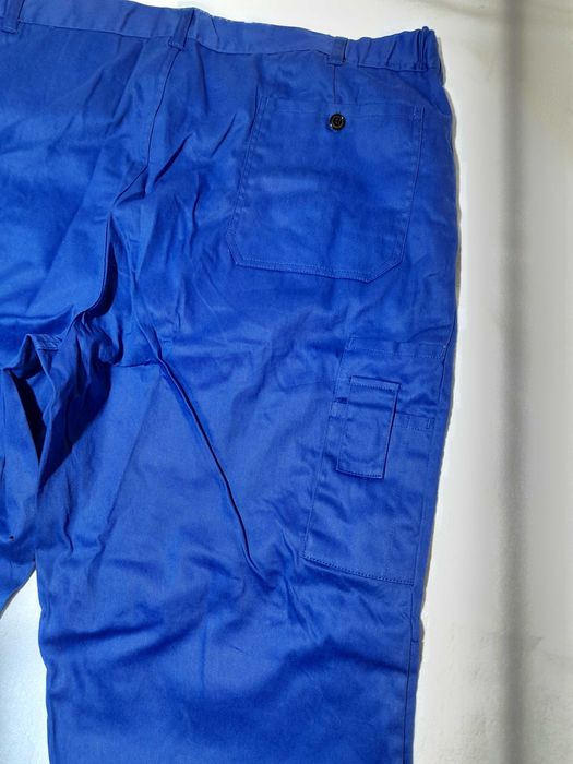 Pantaloni de salopeta nr 60  sunt Noi