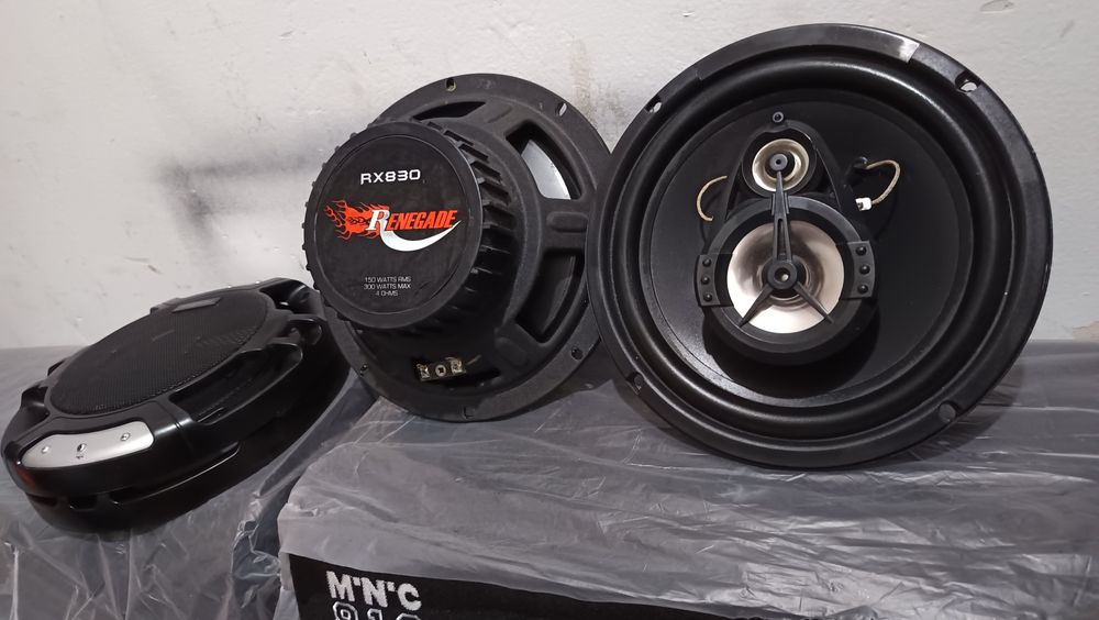 Statie subwoofer amplificator boxe difuzoare casetofon player kit rms