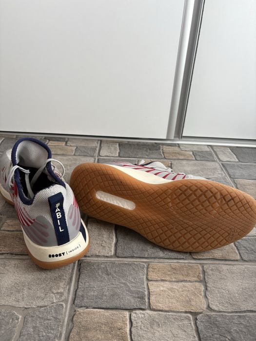 Adidas stabil in stare foarte buna.