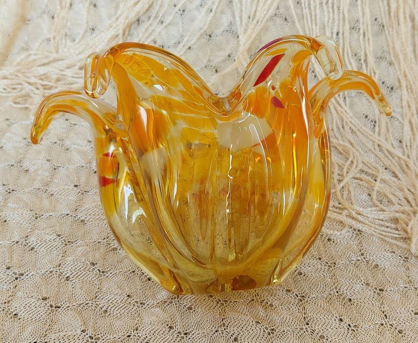 Красивая ваза конфетница