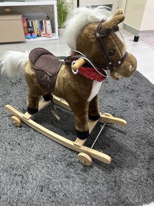 Calut balansoar multifunctional 2in1 din plus catifelat cu melodii