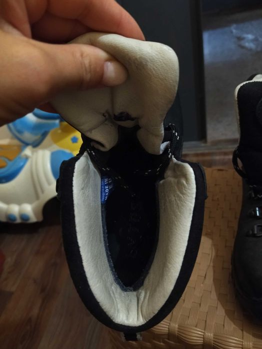 Боти водоустойчиви