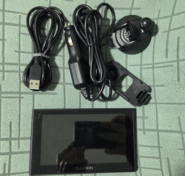 Garmin DriveAssist 51 LMT-S – GPS cu cameră integrată și servicii LIVE