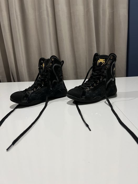 Боксерки Venom.