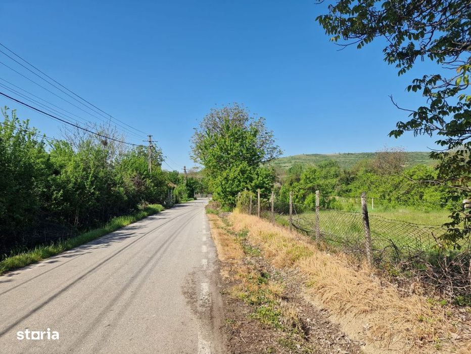 Teren intravilan Calinesti